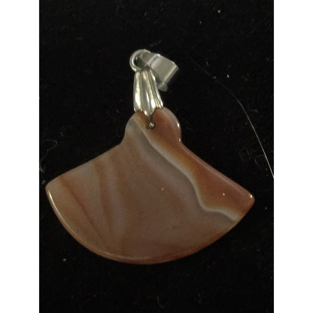 18 KTGP Marked Pendant Orange White Stone‎  Carnelian?